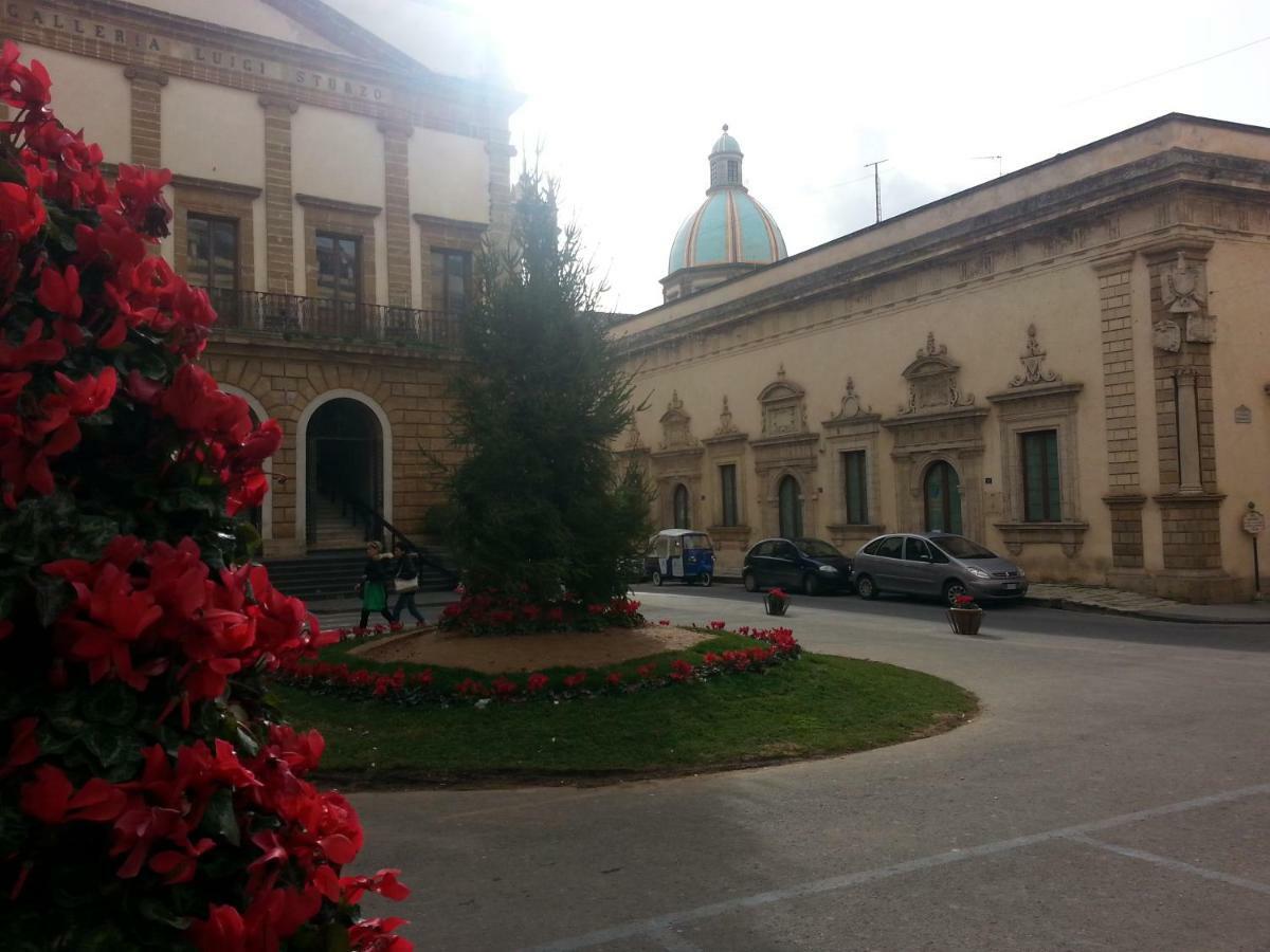 Liz House Leilighet Caltagirone Eksteriør bilde
