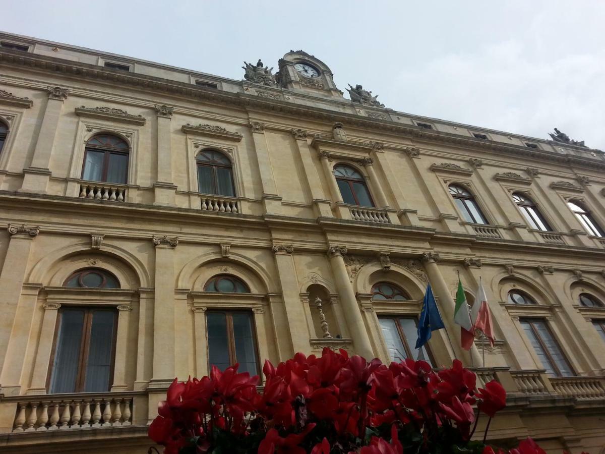 Liz House Leilighet Caltagirone Eksteriør bilde